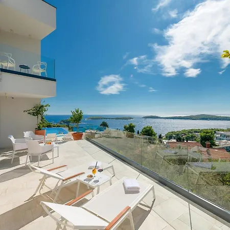 Afrodita * Hvar Town